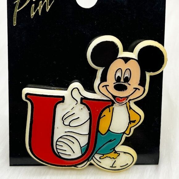 🔮 5/$25 Vintage‎ Disney Plastic "U" Mickey Mouse Pin - Picture 1 of 3